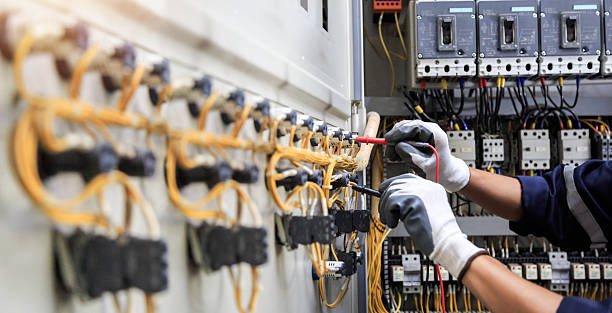 Professional Electrician technician working in Fowlerville, MI